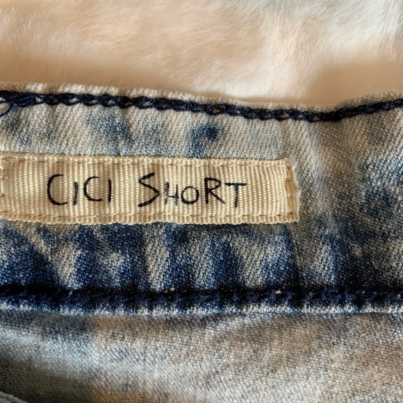 Hot Kiss American Cici Shorts - Picture 3 of 5